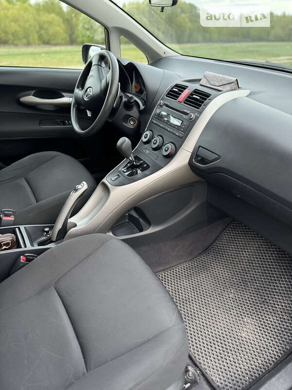 Хетчбек Toyota Auris 2008 в Сумах