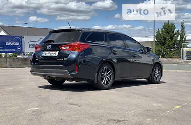 Универсал Toyota Auris 2014 в Кривом Роге