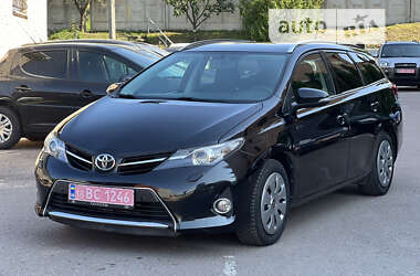 Універсал Toyota Auris 2014 в Рівному