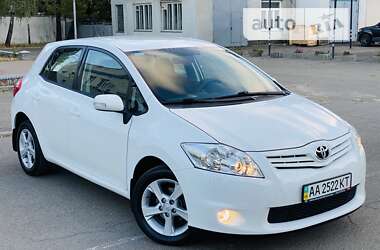 Хэтчбек Toyota Auris 2012 в Киеве