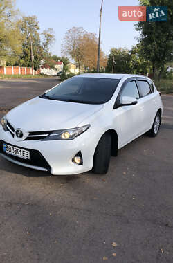 Хэтчбек Toyota Auris 2013 в Коростене