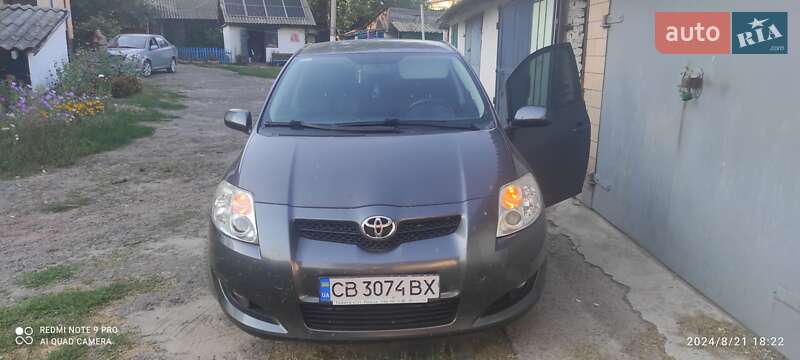 Хэтчбек Toyota Auris 2008 в Ичне