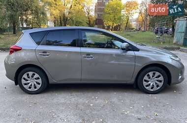 Хэтчбек Toyota Auris 2014 в Киеве