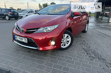 Хэтчбек Toyota Auris 2014 в Львове