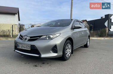 Хэтчбек Toyota Auris 2013 в Буче