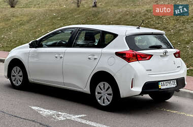 Хэтчбек Toyota Auris 2013 в Киеве