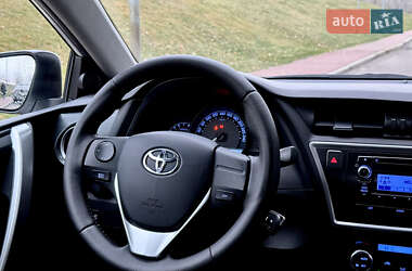 Хэтчбек Toyota Auris 2013 в Киеве