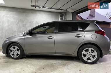 Хетчбек Toyota Auris 2012 в Надвірній