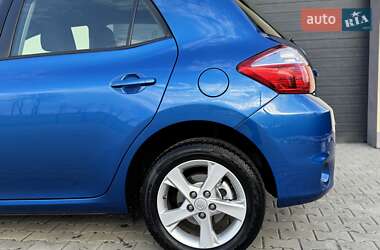 Хетчбек Toyota Auris 2011 в Стрию