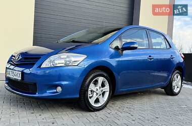 Хетчбек Toyota Auris 2011 в Стрию