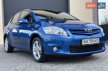 Хетчбек Toyota Auris 2011 в Стрию