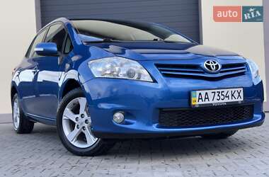 Хетчбек Toyota Auris 2011 в Стрию