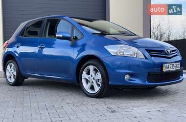 Хетчбек Toyota Auris 2011 в Стрию