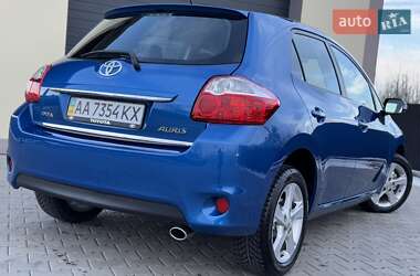 Хетчбек Toyota Auris 2011 в Стрию