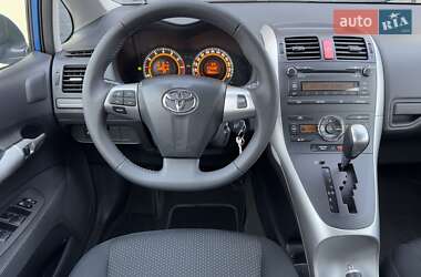 Хетчбек Toyota Auris 2011 в Стрию