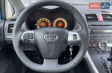 Хетчбек Toyota Auris 2011 в Стрию