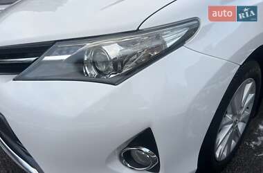 Хэтчбек Toyota Auris 2014 в Киеве