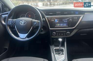 Хэтчбек Toyota Auris 2014 в Киеве