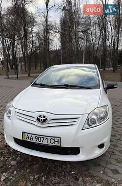 Хетчбек Toyota Auris 2012 в Києві