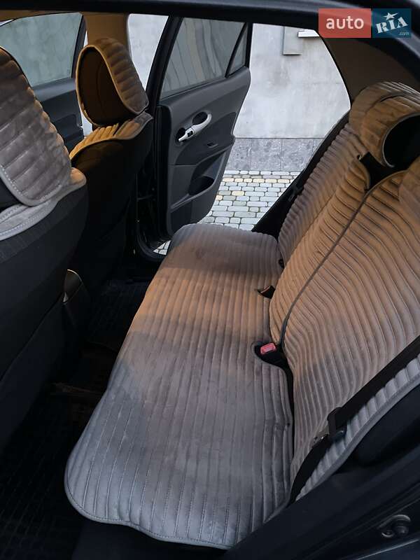 Хэтчбек Toyota Auris 2008 в Владимире