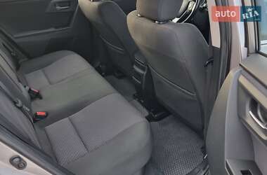 Хетчбек Toyota Auris 2013 в 