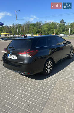 Универсал Toyota Auris 2015 в 