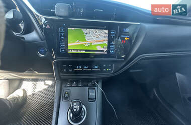 Универсал Toyota Auris 2015 в 
