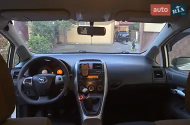 Toyota Auris 2012