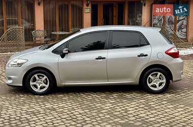 Хетчбек Toyota Auris 2011 в Мукачевому