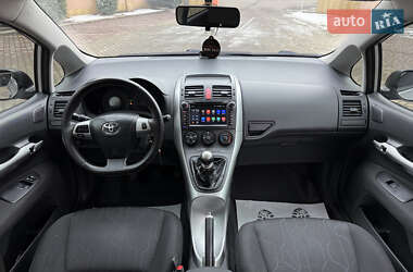 Хетчбек Toyota Auris 2011 в Мукачевому