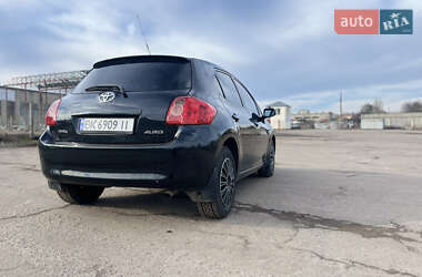 Хэтчбек Toyota Auris 2008 в 