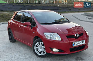 Хэтчбек Toyota Auris 2008 в Новояворовске