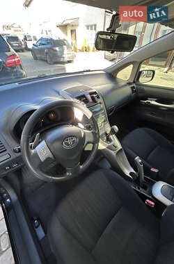 Хэтчбек Toyota Auris 2008 в Ровно