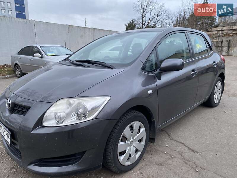 Хэтчбек Toyota Auris 2008 в Киеве