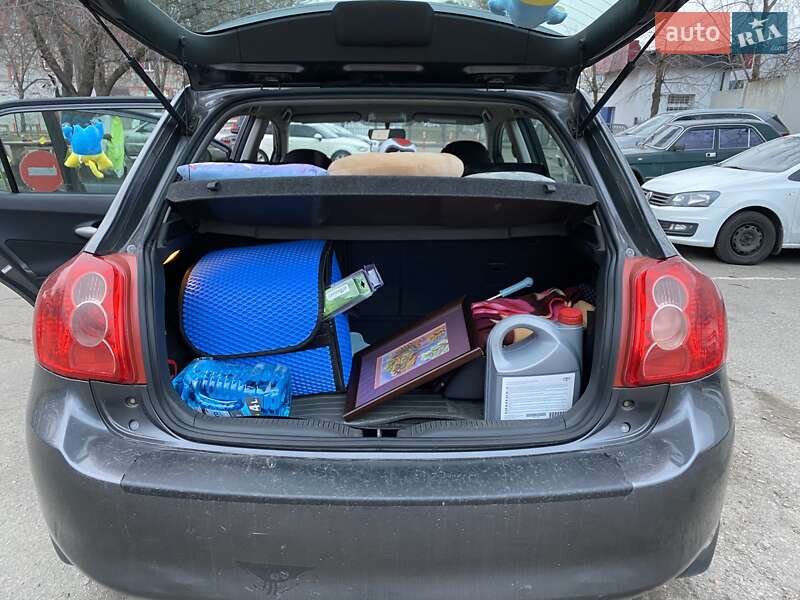 Хэтчбек Toyota Auris 2008 в Киеве