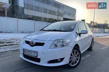 Хэтчбек Toyota Auris 2008 в Днепре