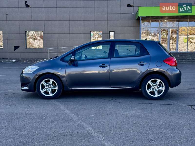 Хэтчбек Toyota Auris 2008 в Кривом Роге