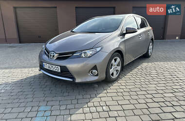 Хетчбек Toyota Auris 2012 в Надвірній