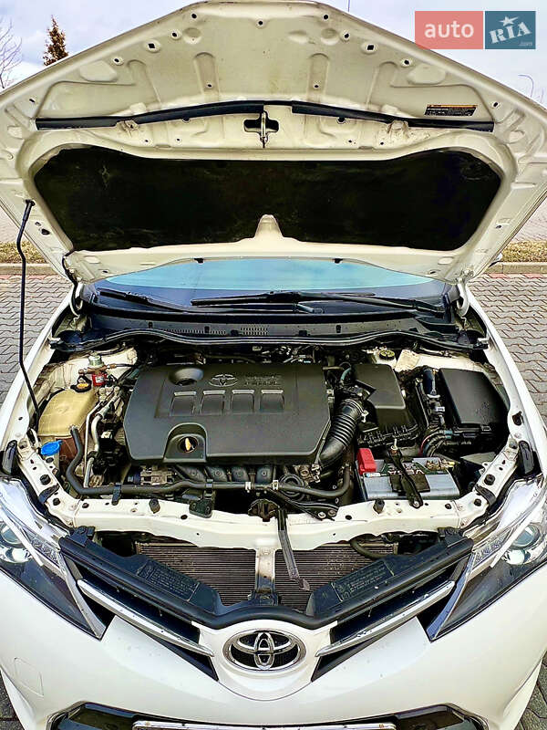 Хэтчбек Toyota Auris 2013 в Жмеринке