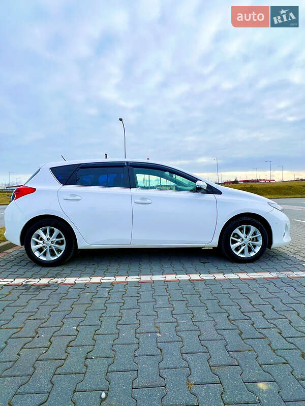 Хэтчбек Toyota Auris 2013 в Жмеринке