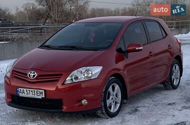 Хэтчбек Toyota Auris 2011 в Киеве