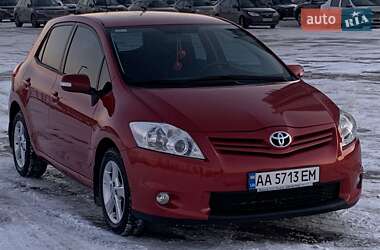 Хэтчбек Toyota Auris 2011 в Киеве