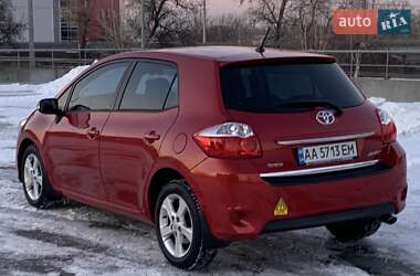 Хэтчбек Toyota Auris 2011 в Киеве