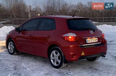 Хэтчбек Toyota Auris 2011 в Киеве