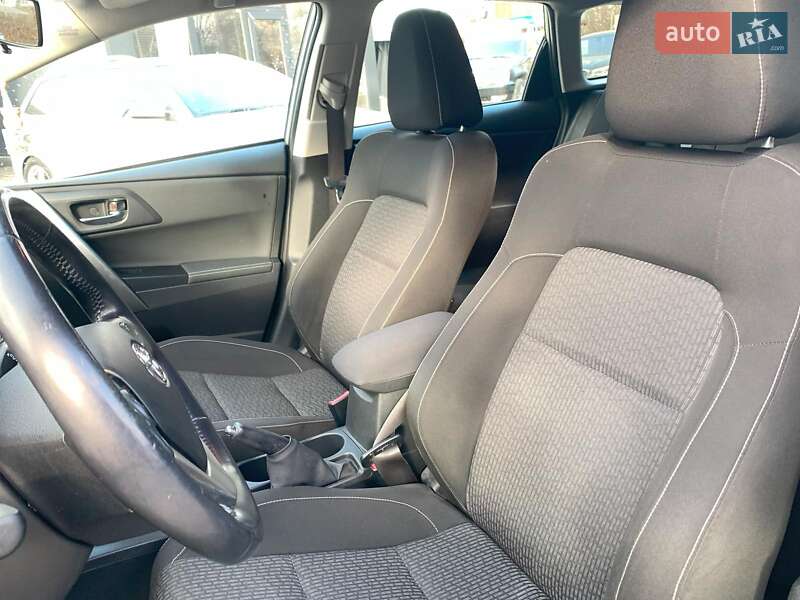 Универсал Toyota Auris 2014 в Виннице