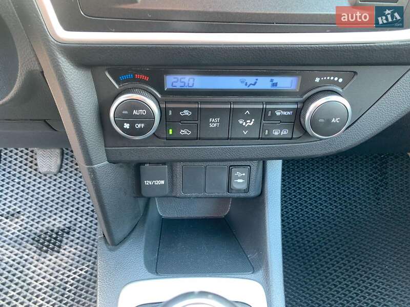 Универсал Toyota Auris 2014 в Виннице