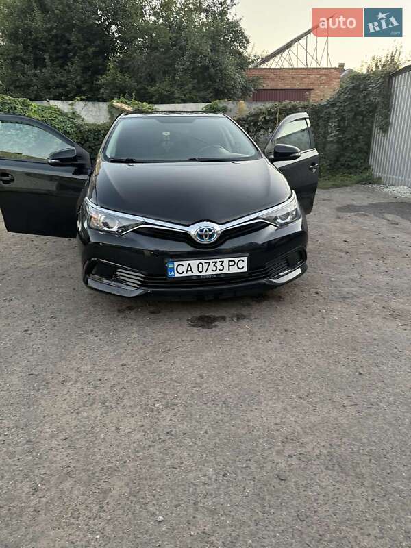 Хетчбек Toyota Auris 2015 в Черкасах