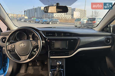 Хетчбек Toyota Auris 2015 в Львові