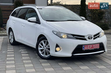 Універсал Toyota Auris 2015 в Стрию