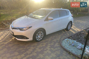 Хэтчбек Toyota Auris 2016 в 
